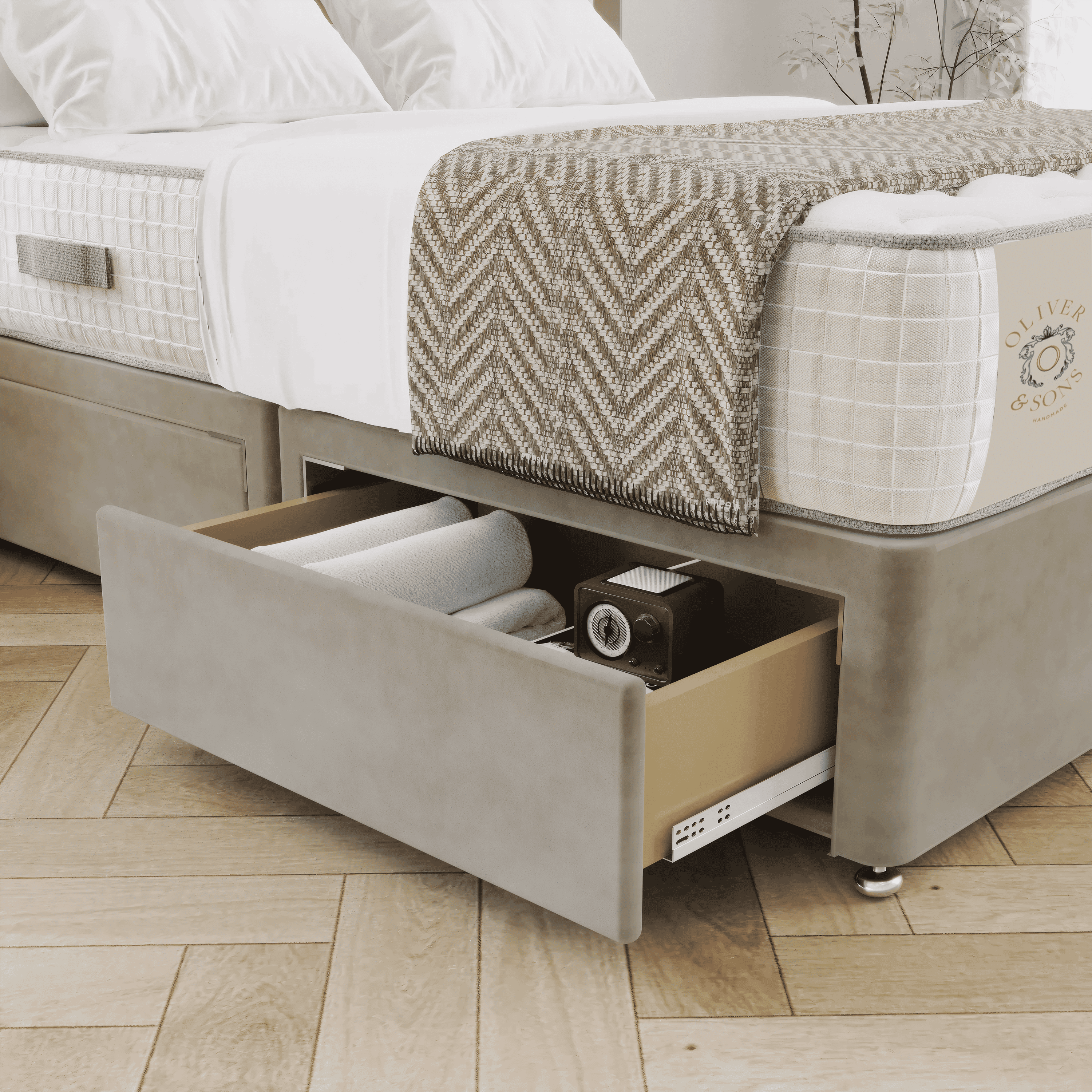 SolidCore Divan Bed